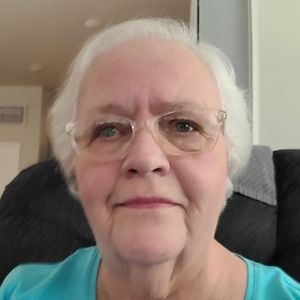 Meet your Posher, Claudia